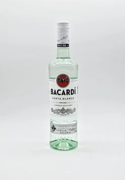 Bacardi Carta Blanca Superior White Rum Puerto Rico | 37,5 % Vol | 0,7 L -Senseo || Tassimo Verkäufe 4a6f5ff1aed26fd72f5c1f042430da63