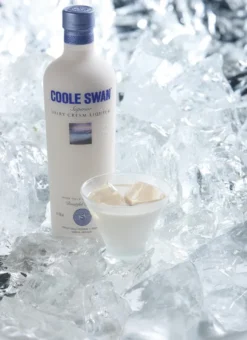 Coole Swan Whiskey Liqueur | 16 % Vol | 0,7 L -Senseo || Tassimo Verkäufe 92cf2b55bcba64da14e7a25c9aa23eb2